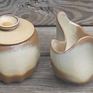 UNIQUE Vintage Frankoma Desert Gold Bean Pot 25G AND  Drapery Vase Planter F29.
